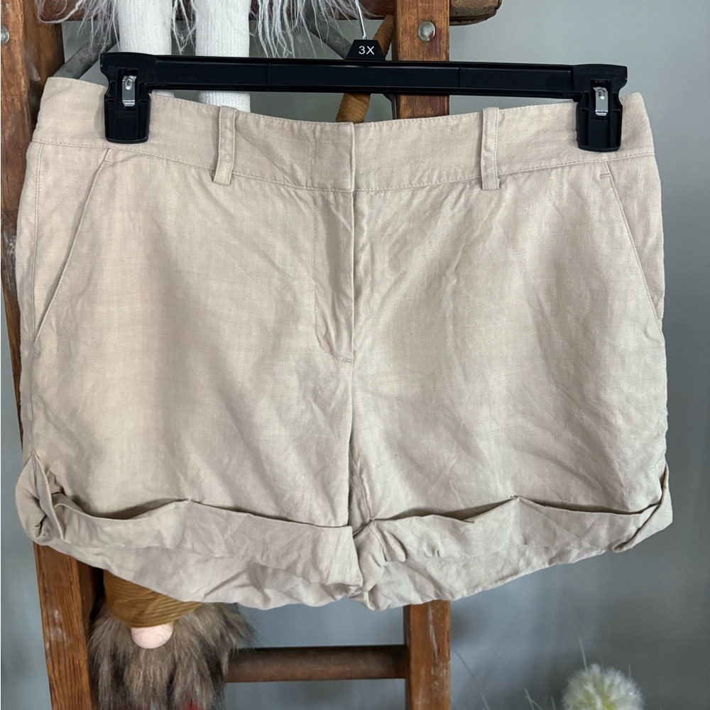 Women's Tan Shorts size 8 by Robert Rodriguez